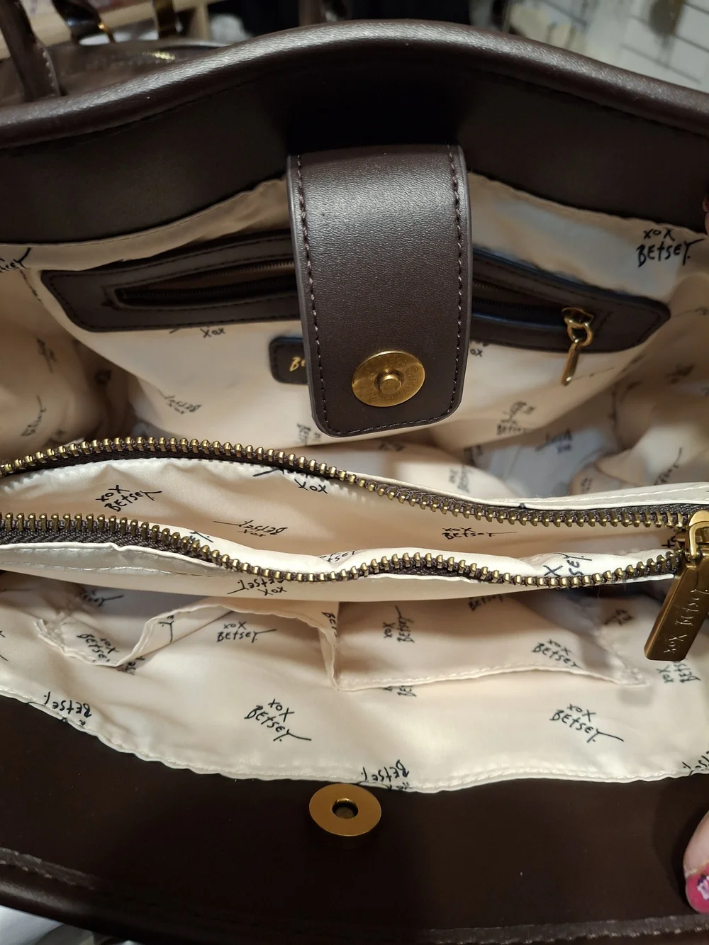 Betsey Johnson XO Leopard Print Beige Tote Bag with Brown Trim - Picture 9 of 10